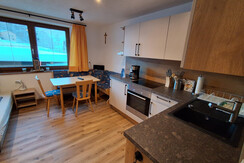 komplett ausgestattete Küche