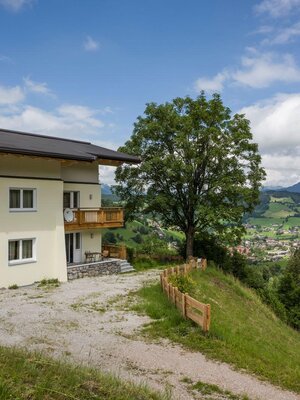 Summer_outdoor_zAglers apartments